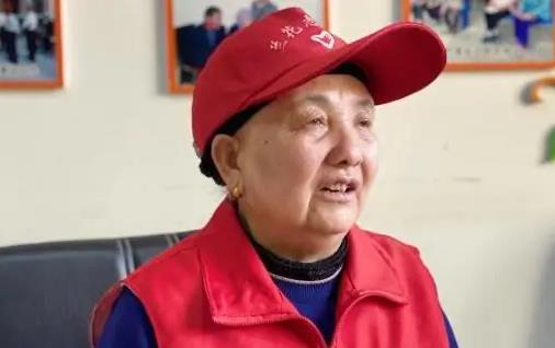 “七一勛章”獲得者、王蘭花熱心小組會長