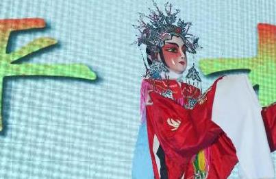 非物質(zhì)文化遺產(chǎn)“富平木偶”亮相第六屆絲博會