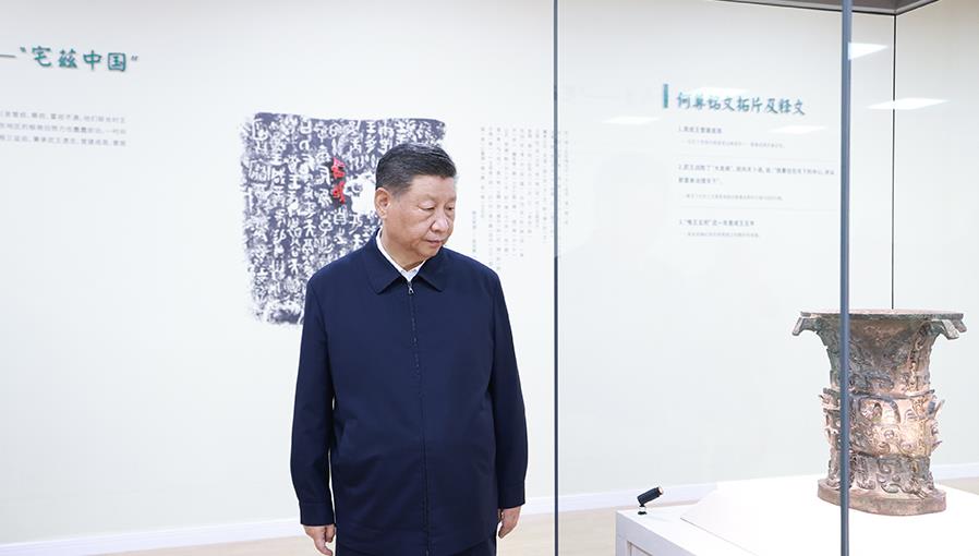 總書記在寶雞市考察寶雞青銅器博物院